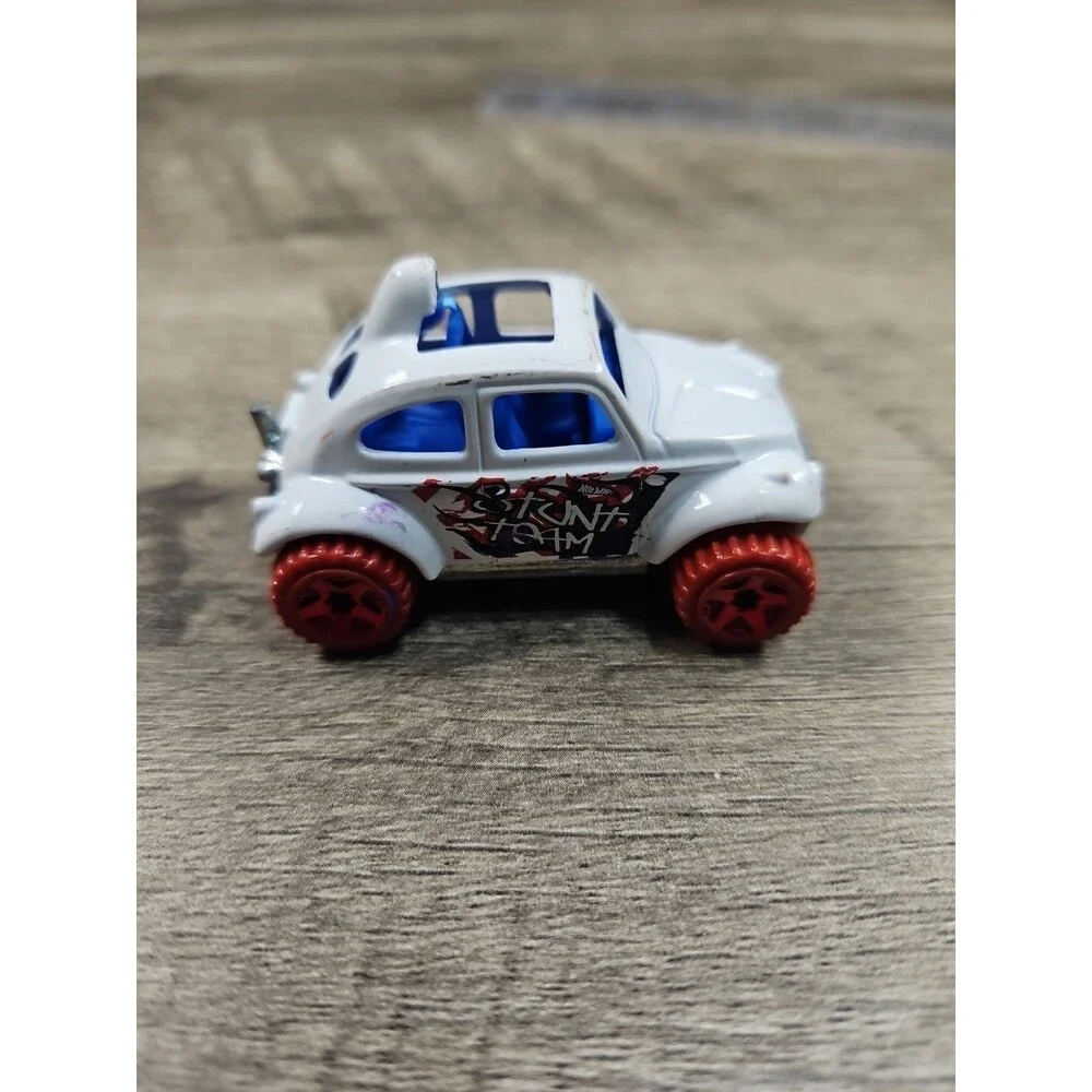 Hot Wheels Stunt Team Baja Volkswagen Bug Diecast 1/64 Mattel Loose Toy Car